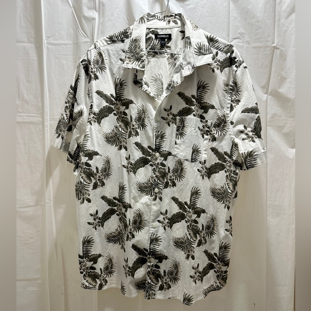 Express Men's Tropical Print Short Sleeve Shirt - Picture 2 of 4